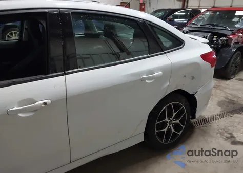 2015 Ford Focus Se z USA, uszkodzony, nr VIN 1FADP3F24FL230113